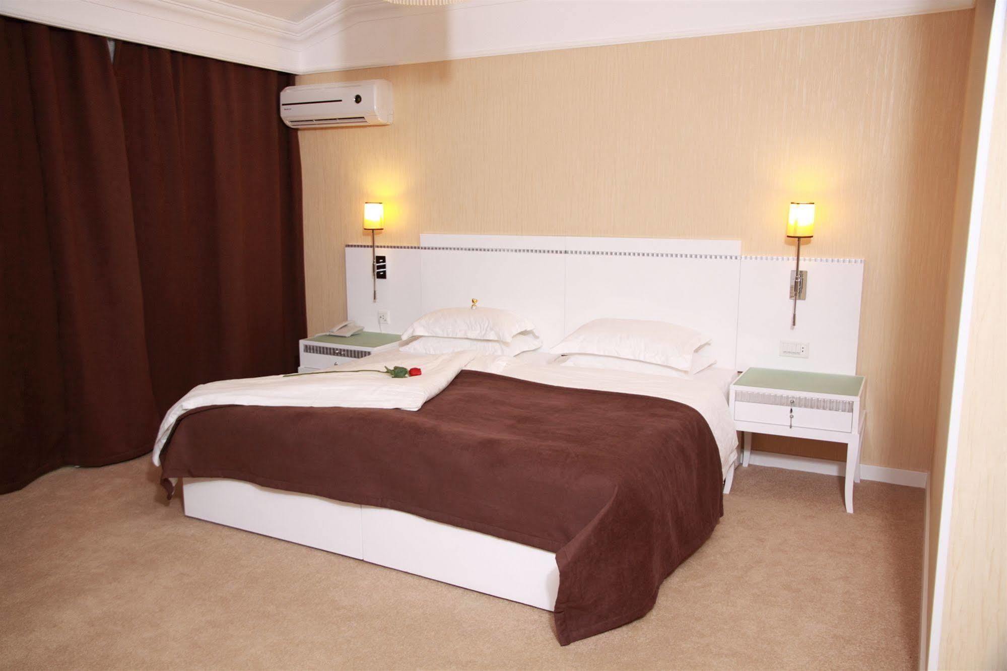 Amber Hotel Baku Exterior foto